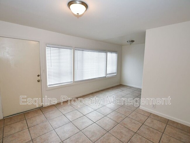 Building Photo - 11119 Rosal Ln