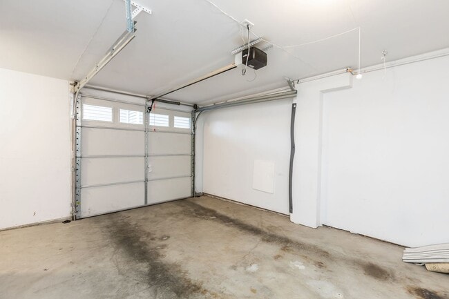 Building Photo - Charming 3 Bed Townhouse in Seattle