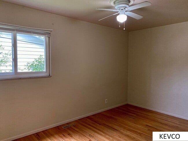 Building Photo - Spacious Home in Campus West!