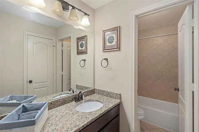 Building Photo - 13714 Oak Harbor Bend