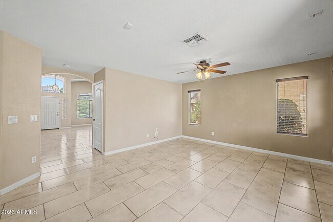 Building Photo - 4809 W Valencia Dr