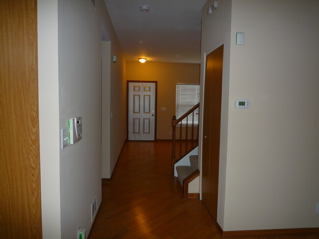 Building Photo - 14039 S Oakdale Cir