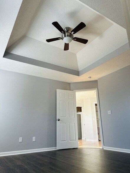Building Photo - 1808 Lakewood Village Dr