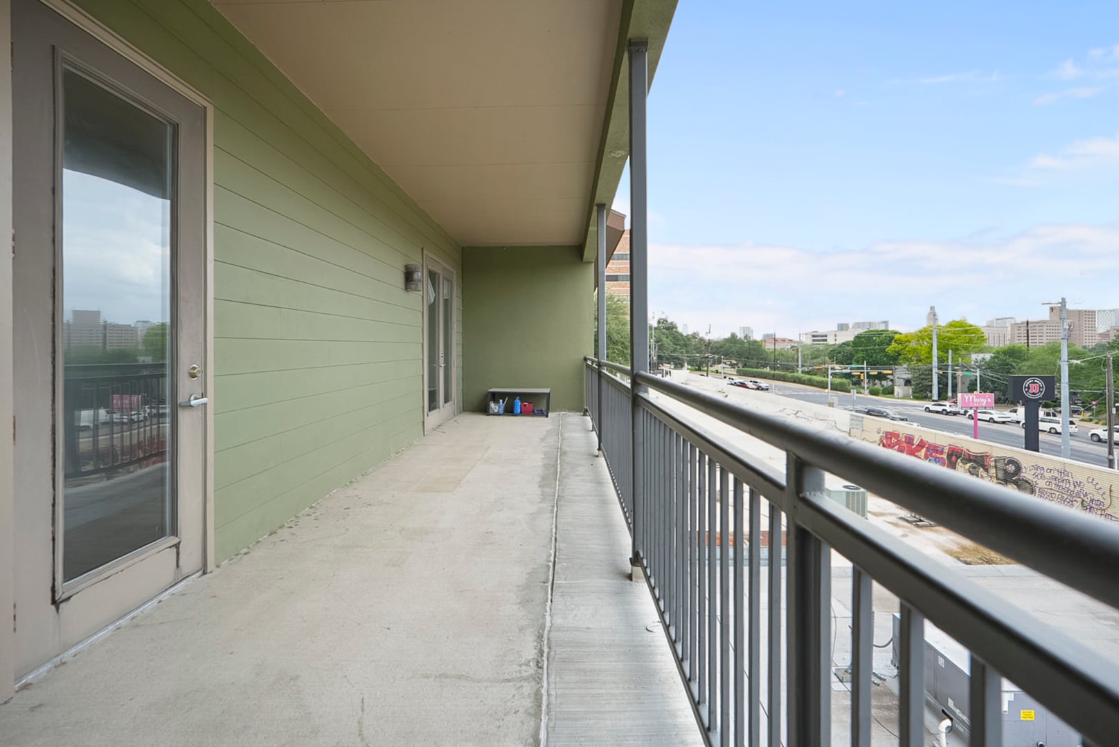 balcony - 911 Keith Ln