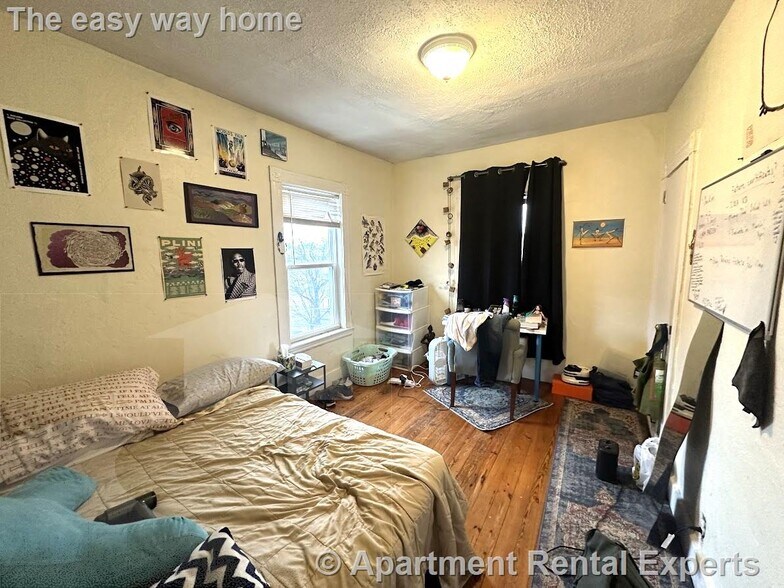 Building Photo - 9 Medford St