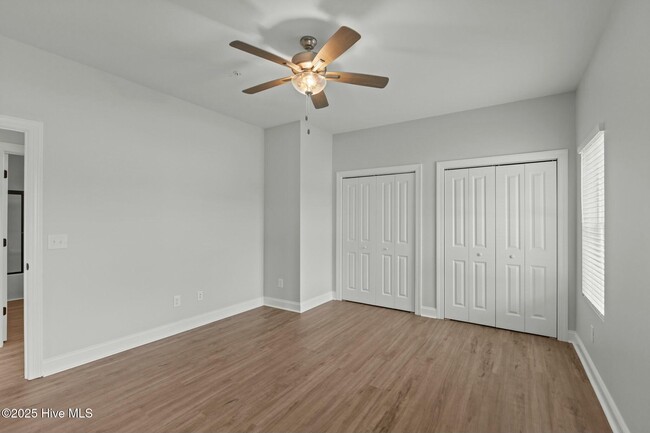Building Photo - 400 Lighthouse Ln