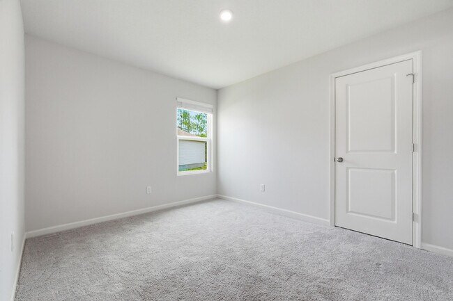 Building Photo - 136 Pfitzer Ct