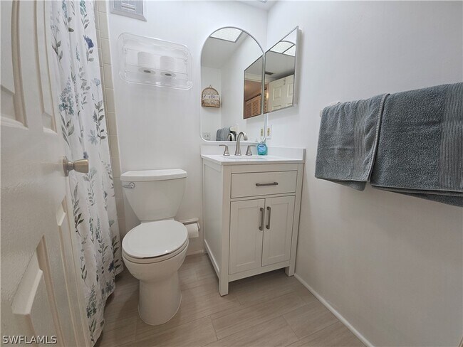 Building Photo - 460 Fox Haven Dr