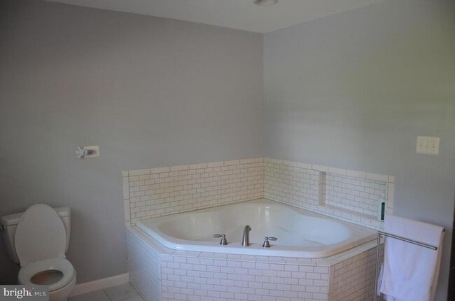 Building Photo - 8002 Birnam Wood Dr