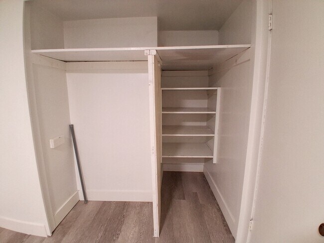 Building Photo - 775 E 820 N