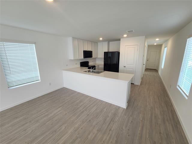 Building Photo - 919 Blue Heron Dr