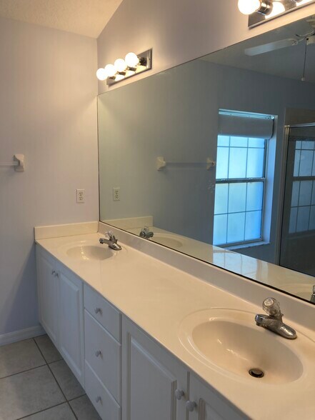 Building Photo - 1117 Compass Row