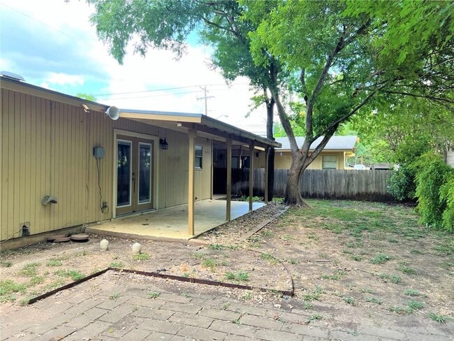 Building Photo - 5011 Finley Dr