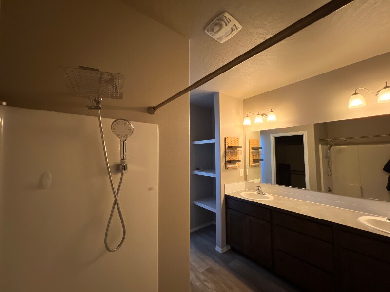 Building Photo - 5611 Zabo Rd