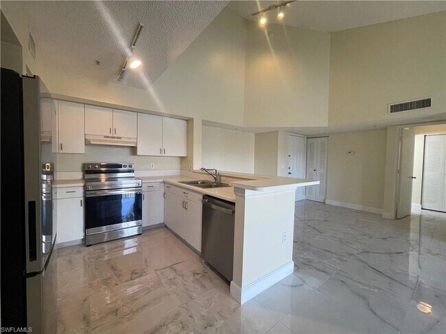 Building Photo - 1205 Wildwood Lakes Blvd