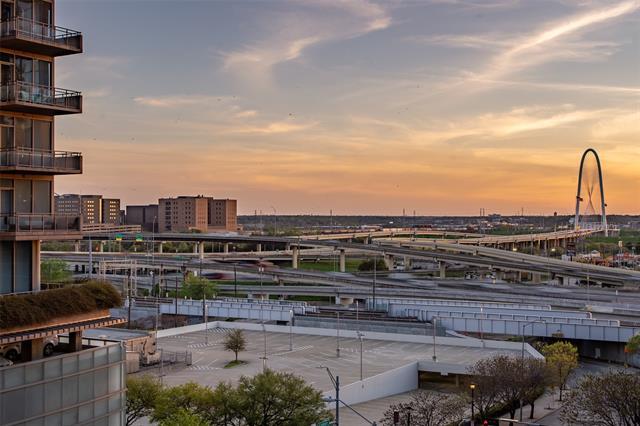 Building Photo - 2323 N Houston St