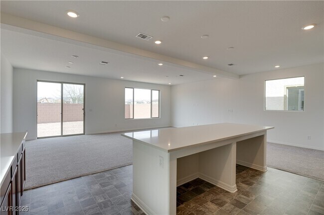Building Photo - 10339 Dallington St
