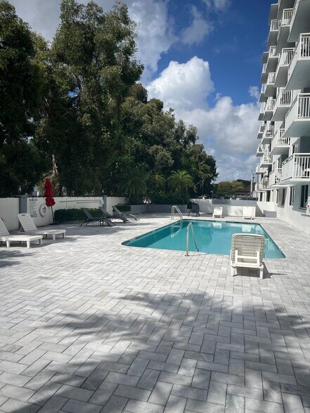 Building Photo - 1251 NE 108th St