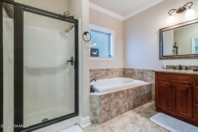 Building Photo - 205 Churchill Dr