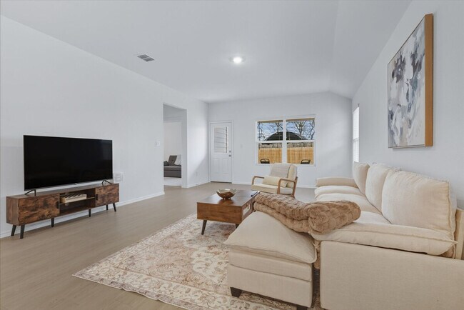 Building Photo - 591 Sormonne Lp