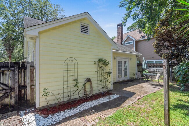 Building Photo - 2713 Willow Grove Ln