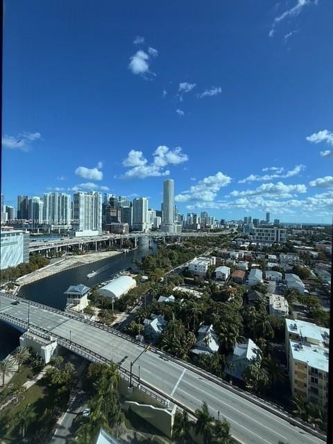 Building Photo - 10 SW South River Dr