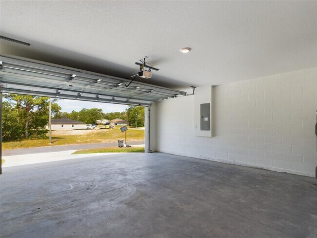 Building Photo - 13215 SW 77th Ave