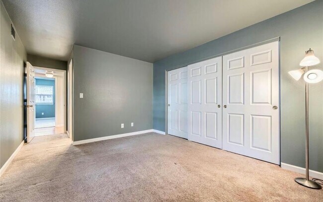 Building Photo - 6702 S Ivy Way
