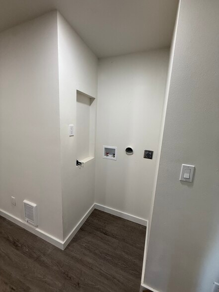 Building Photo - 103 A St