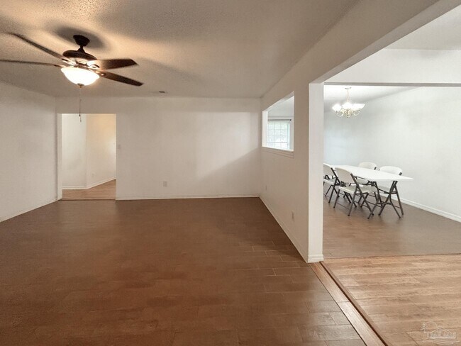 Building Photo - 10860 Berryhill Rd