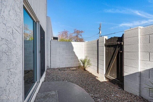 Building Photo - 2415 N 71st St