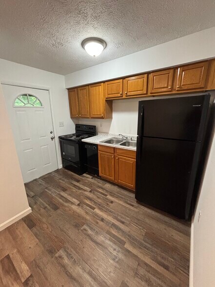 Building Photo - 4954 Hendron Rd