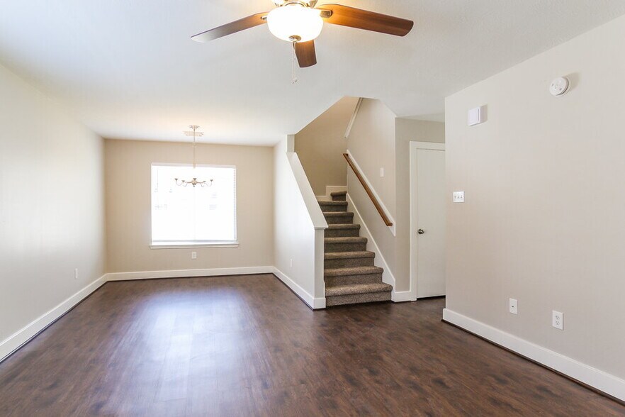 Building Photo - 9711 Farrell Dr