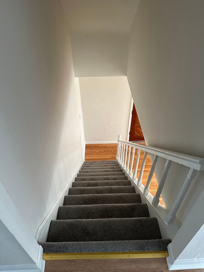 Building Photo - 1113 Twinbrook Dr