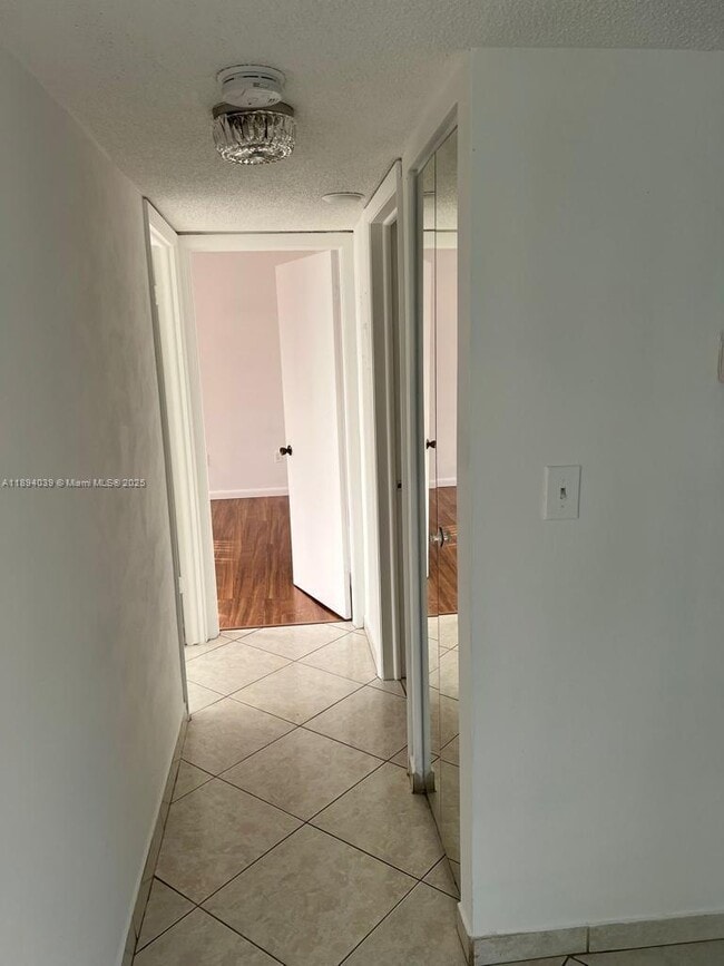 Building Photo - 1200 NE Miami Gardens Dr