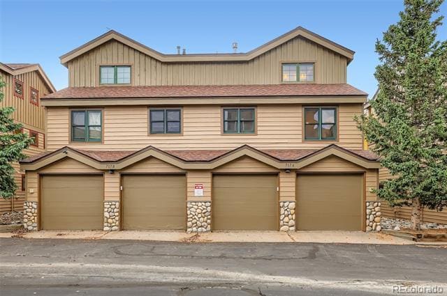 Building Photo - 717 Meadow Dr