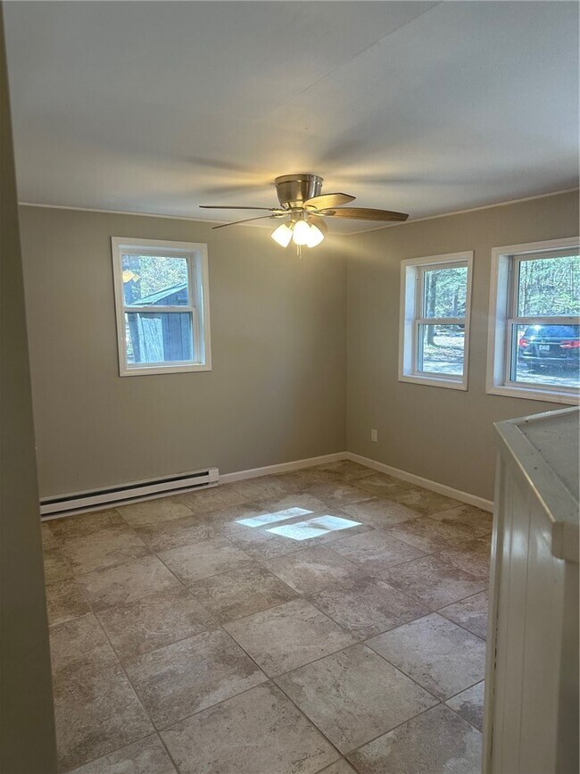Building Photo - 49 Lowerre Ln