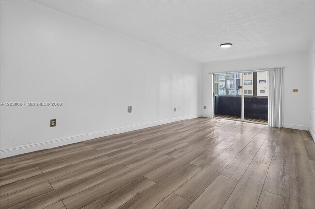 Building Photo - 6070 W 18th Ave
