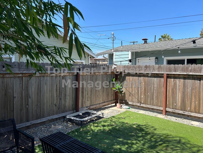 Building Photo - ***Charming 1 Bed / 1 Bath Cottage in Sout...