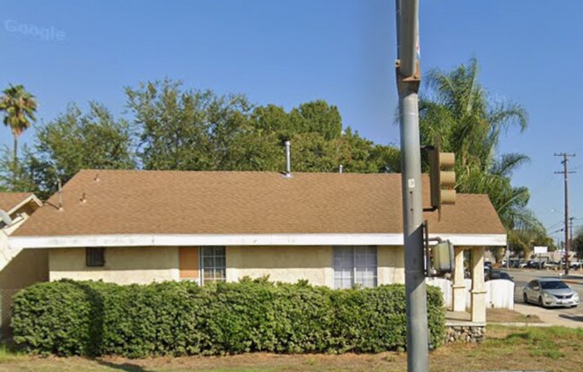 Building Photo - 591 W Monterey Ave
