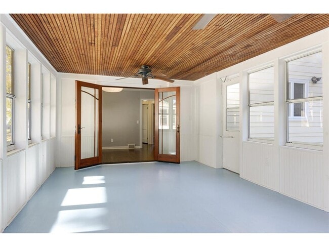 Building Photo - 4020 Ewing Ave S