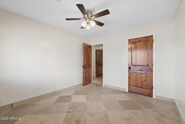 Building Photo - 6332 E Earll Dr