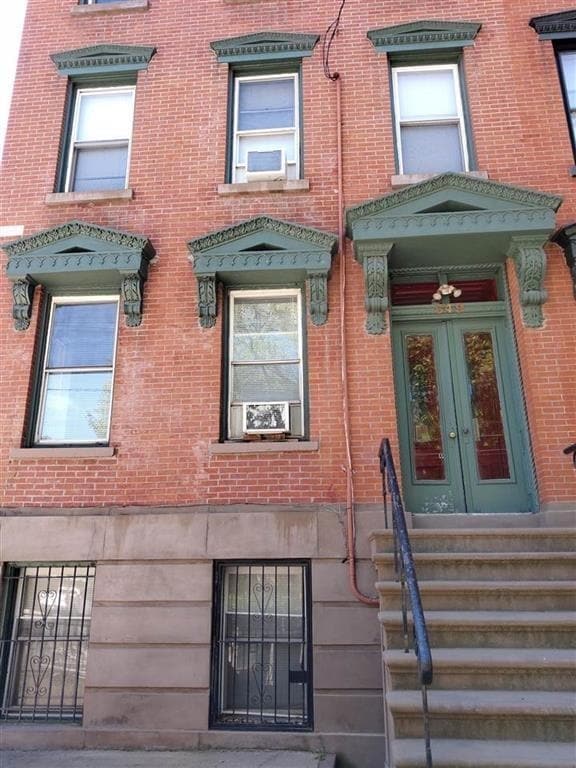 Building Photo - 649 Jersey Ave