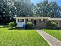 Building Photo - 3324 Gables Dr