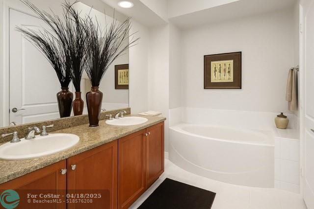 Building Photo - 8713 Buckskin Manor