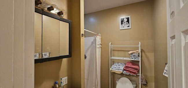 Building Photo - $500 Rebate Upon Closing! Luxury Apt. Near BU Campus.  Ht/HW Included.