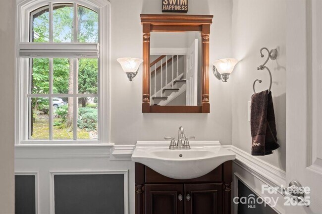 Building Photo - 16308 Autumn Creek Ct