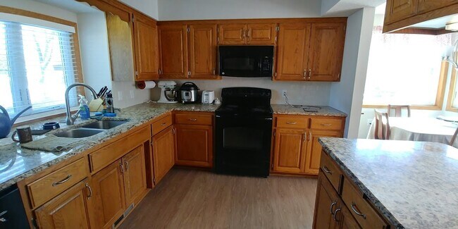 Primary Photo - 16160 Joplin Way