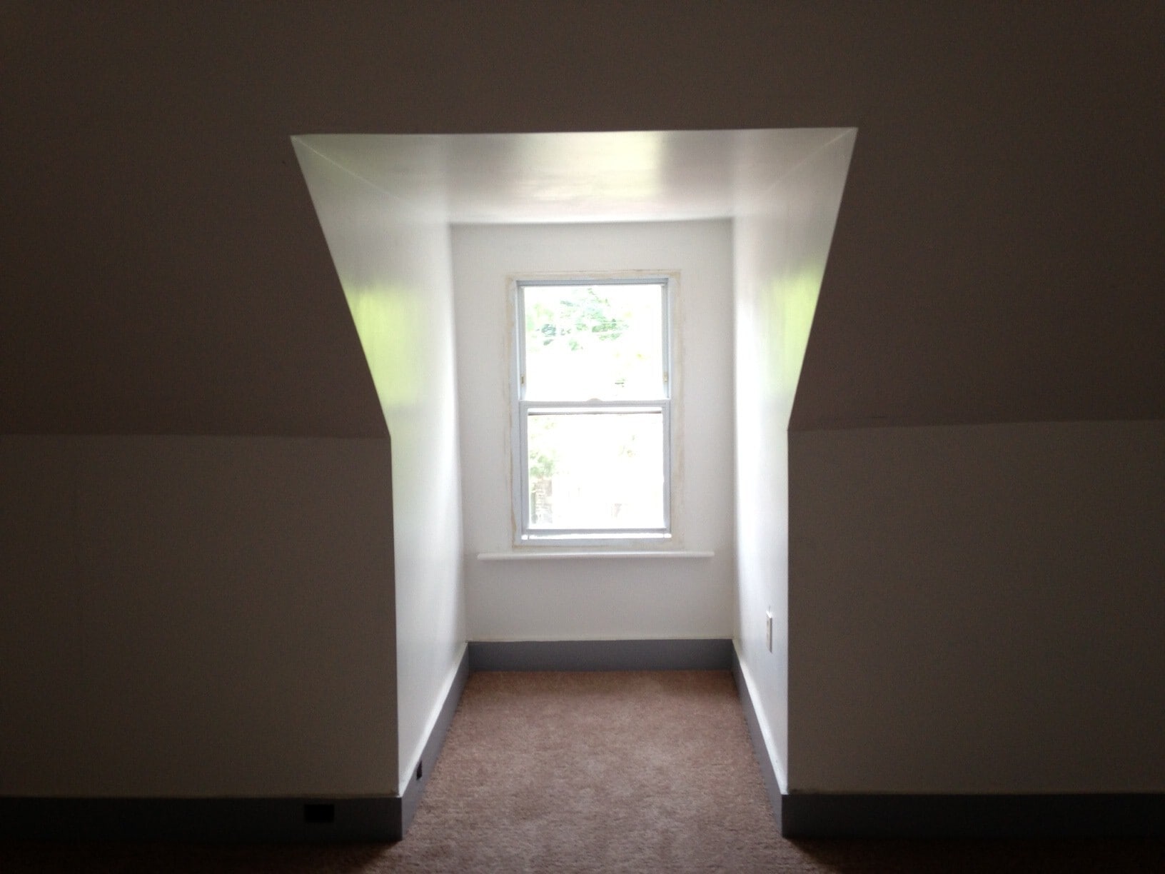 Family room - 3 dormers - 2763 Mount Carmel Ave