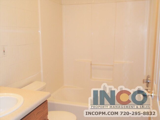 Building Photo - 2280 S Zuni St